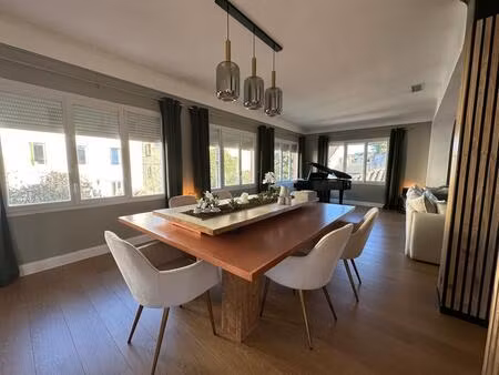 vaste maison renovee avec jardin