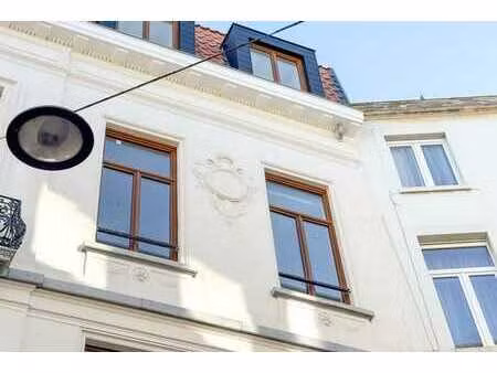 stéphanie/toison d'or bel appartement une chambre de ± 70 m²