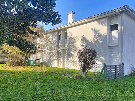 appartement en rez de chaussée avec jardin