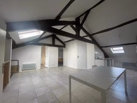 appartement de 2 chambres situé rue de paris  corbeil-essonnes