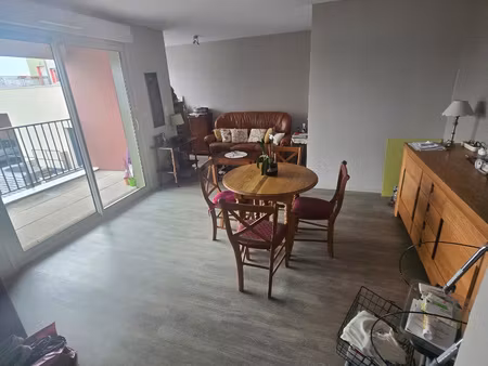 appartement t2 de 52m2 avec loggia  ascenseur