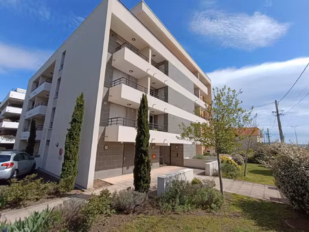 clermont-fd / cezeaux - dernier étage  mini t3 traversant (2