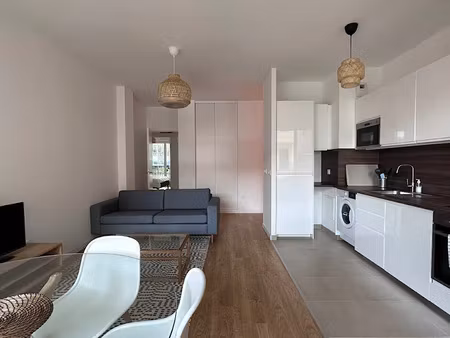 location meublée appartement 4 pièces 80 m² à saint-ouen (93400)  2 250 €