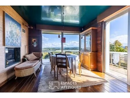 maison d'architecte avec vue panoramique et piscine