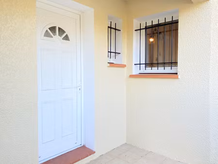 une villa refaite a neuf avec jardin et garage  a saint-este