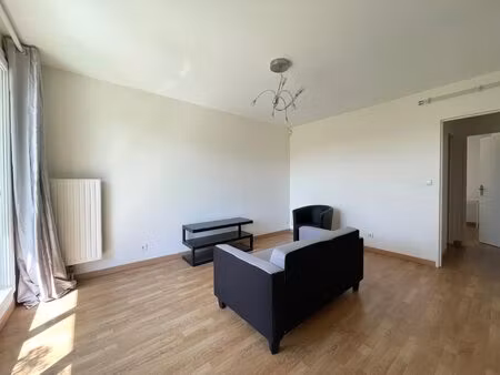 t2 – meublé – noisiel – 41 83 m²