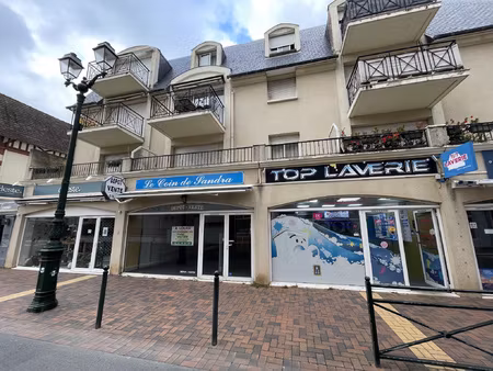local commercial dans le centre ville de cabourg