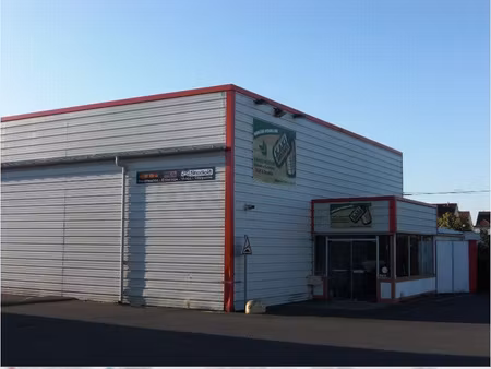 à louer local commercial de 320 m2 visibilité rn20 sud