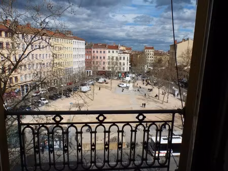 location appartement 3 pièces 94 m² à lyon 1er (69001)  1 472 €