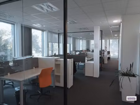 bureaux lumineux et modernes de 155 m² environ à louer