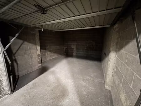 à vendre : garage en hyper centre de lamballe
