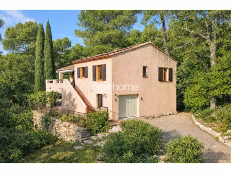 maison avec piscine et proche du commerces