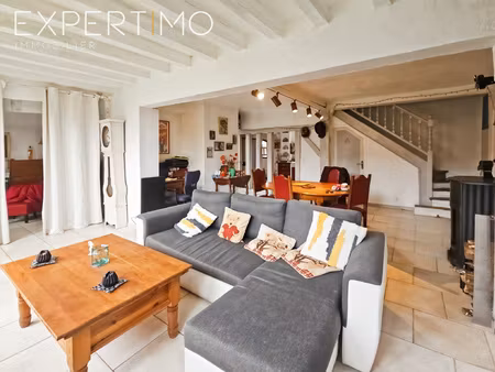 maison principale + maison en lot arrière édifiée sur une pa