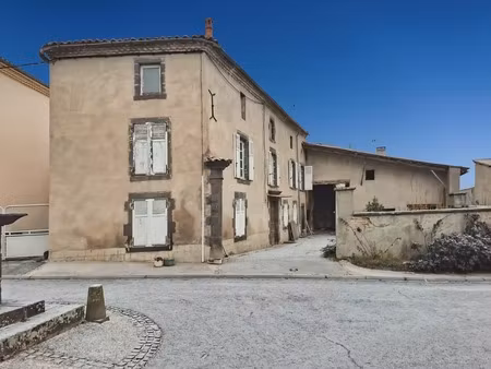 maison de village – vassel (5 min de vertaizon) - cour - grange