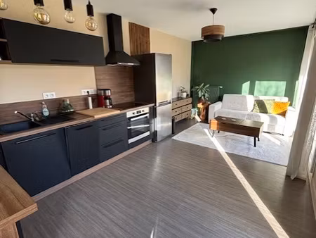 amiens sud- henriville  appartement de type ii avec parking