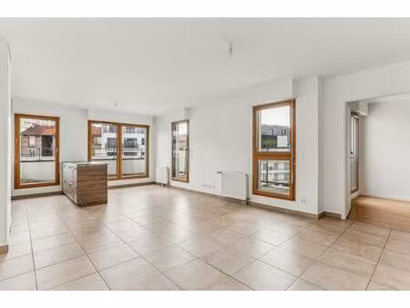 duplex familial au dernier étage avec terrasse