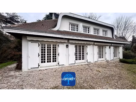 maison bourgeoise bourgoin jallieu 8 pièce(s) 209 m2