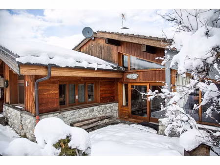 chalet 6 pièces 170 m2 pieds des pistes