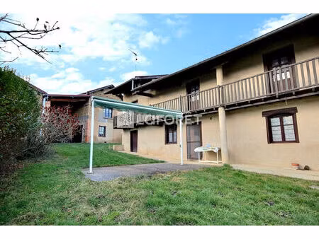 ancienne fermette 3 chambres  dépendances et terrain