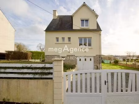 proche commerces / jardin clos / garage