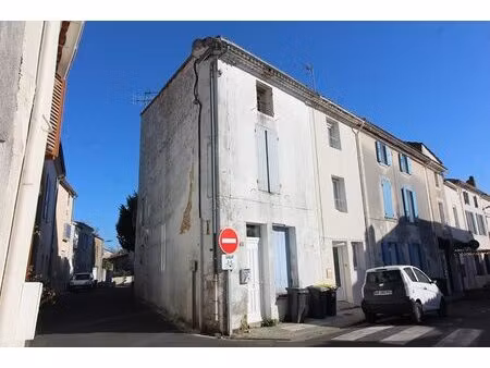 immeuble de rapport t4 +t2 idéalement situé  en plein coeur d