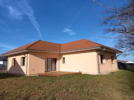 cognat lyonne - maison individuelle a louer avec garage et j