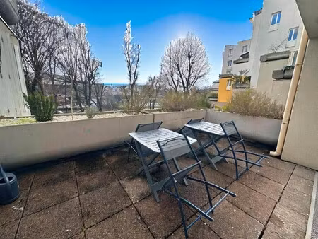 appartement 5 pièces  4 chambres avec terrasse en centre ville (91000) evry