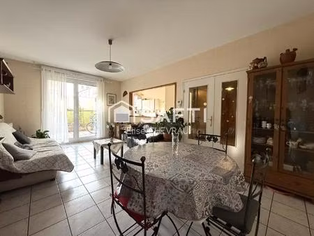 appartement t3 lumineux avec terrasse