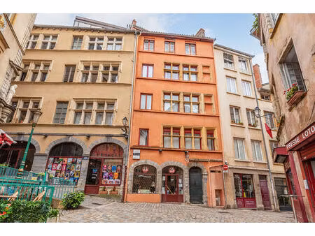 vieux lyon  quartier saint-georges.