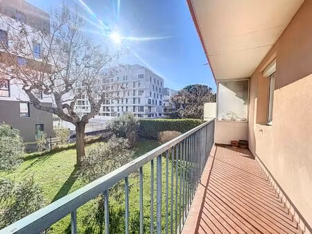 ff4 traversant au calme balcon et garage