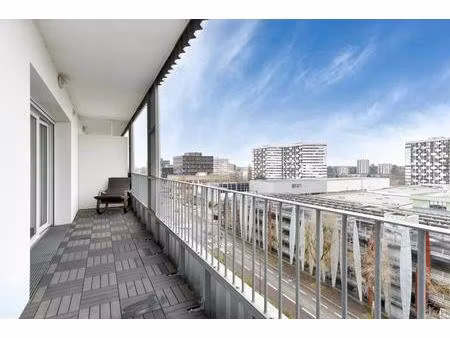 appartement moderne 3 pièces avec terrasse