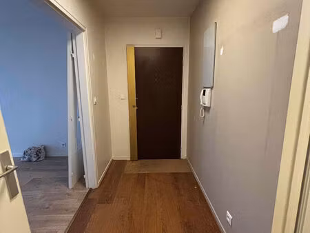 grand deux pieces parking