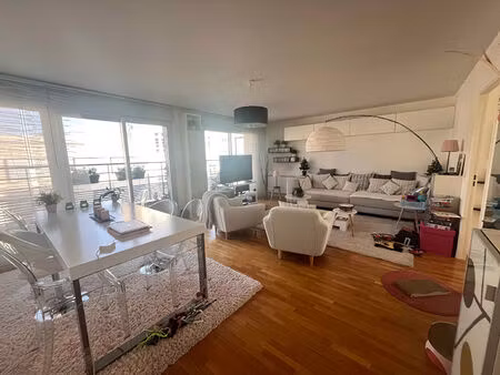 grand trois pieces balcon parking