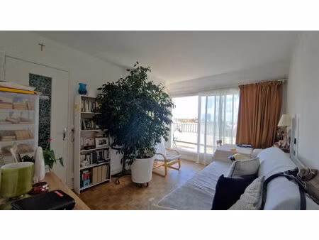 paris xvème : studio de 24.31m²