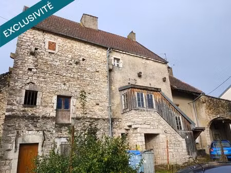maison en pierre de caractère à rénover – centre-ville de damparis ( jura )