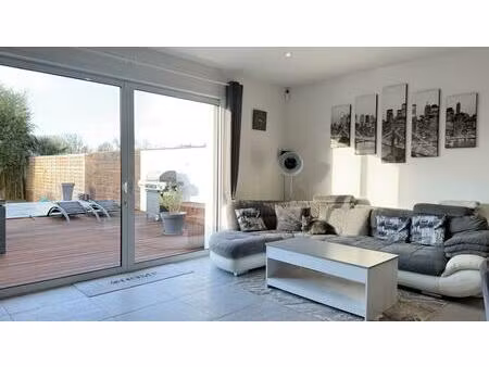 maison récente état parfait  eysines 3 chambres  vue dégagée   garage   jardin clos et pis