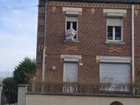 maison 90 m² avec jardin  cour et dépendance ? fort potentiel ? équipements récents