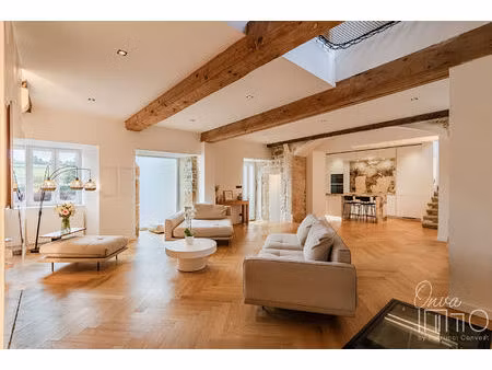 lissieu centre-ville - maison historique de 183m²