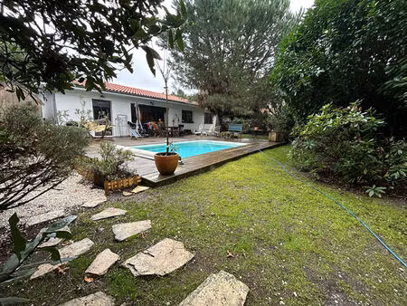 vente maison 5 pièces  128.00m²  mérignac