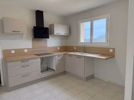 maison récente de plain-pied