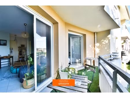 appartement t2 avec grand balcon