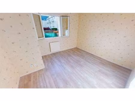 vente appartement 3 pièces à port-en-bessin-huppain (14520) : à vendre 3 pièces / 60m² por