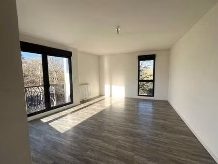 location appartement 3 pièces à caen (14000) : à louer 3 pièces / 69m² caen