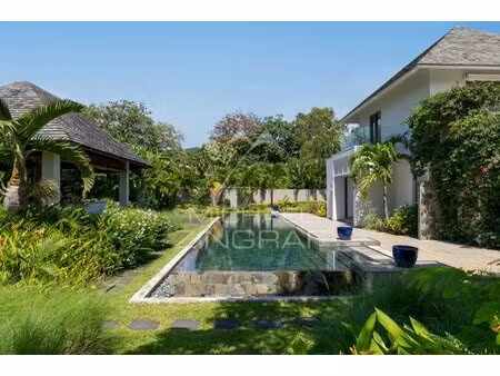 élégante villa avec vue sur le golf au cœur de l’anahita estate - mzimc1027