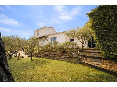 maison familiale avec piscine  proche commodités