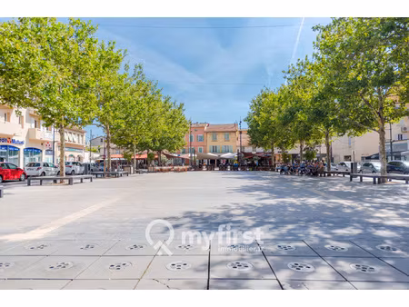 cœur de ville de six-fours : appartement t2 avec garage