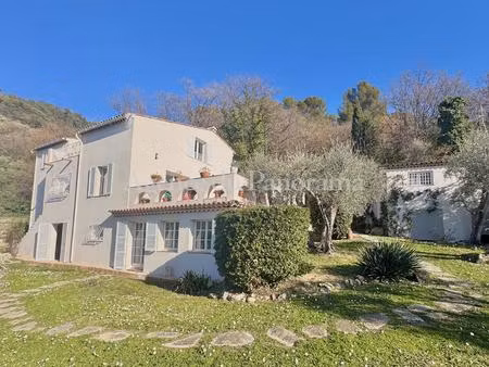 superbe villa et sa vue dominante