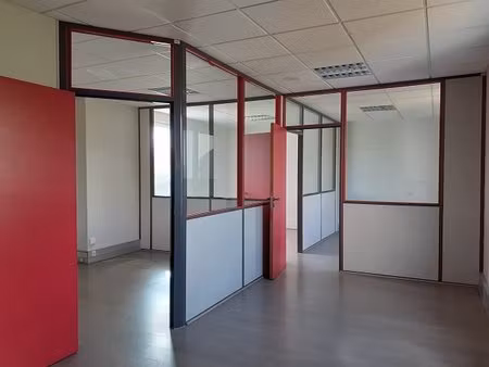 à louer bureau 45 m² – 878 € |metz