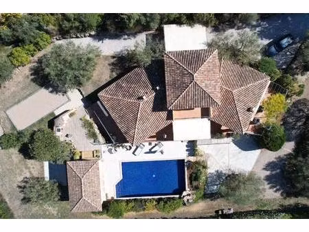 st-antonin-du-var 4 chambres piscine studios garage