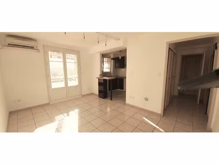 location appartement 3 pièces 51 m² à marseille 9 (13009)